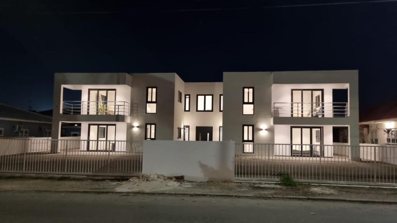 Whitehouse Boulevard, Close To Mambo Beach And City Centre Apartamento Willemstad Exterior foto