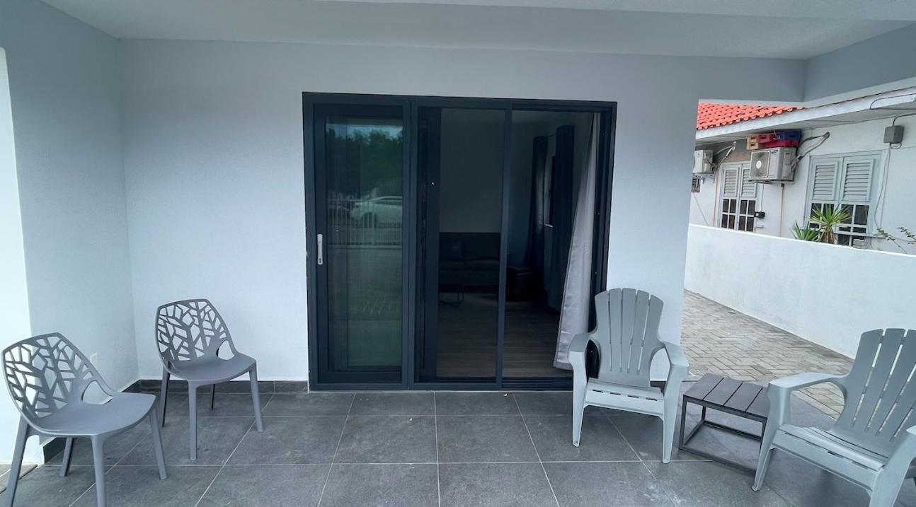 Whitehouse Boulevard, Close To Mambo Beach And City Centre Apartamento Willemstad Exterior foto