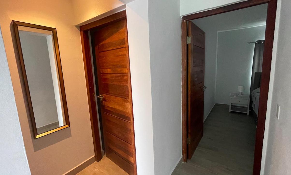 Whitehouse Boulevard, Close To Mambo Beach And City Centre Apartamento Willemstad Exterior foto