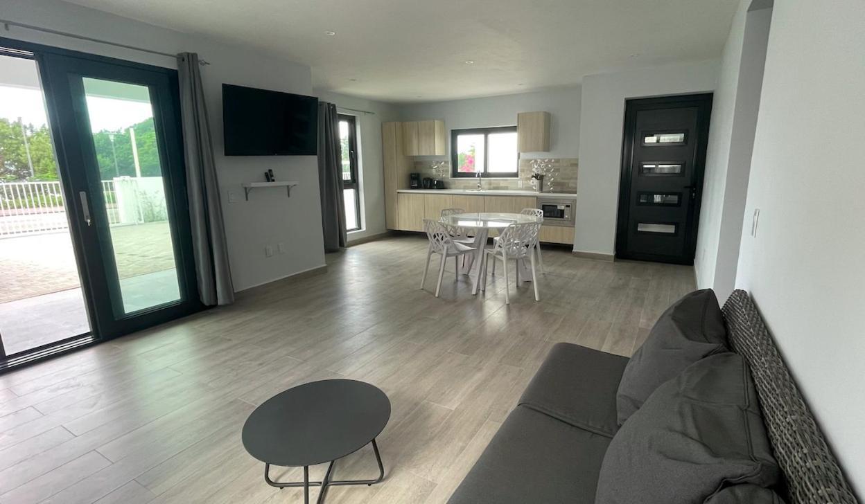 Whitehouse Boulevard, Close To Mambo Beach And City Centre Apartamento Willemstad Exterior foto