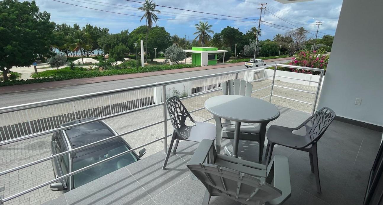 Whitehouse Boulevard, Close To Mambo Beach And City Centre Apartamento Willemstad Exterior foto